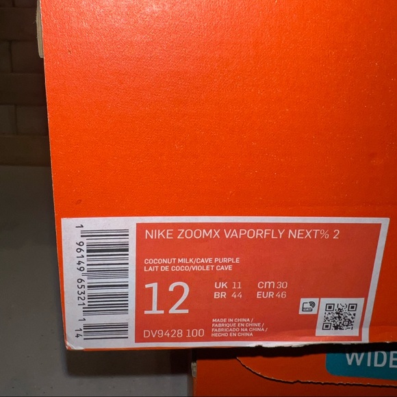 Size 13 - Nike ZoomX Vaporfly NEXT% 2 white, bright Green - Picture 6 of 6